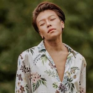 Meet your Posher, Johnny